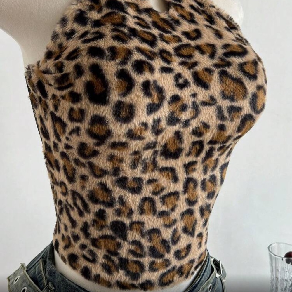 Leopard Print Halter Crop Top - Picture 4 of 6